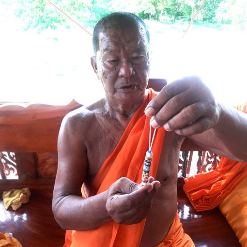 mani LAMA Luan Pou Monastère Kanchanaburi